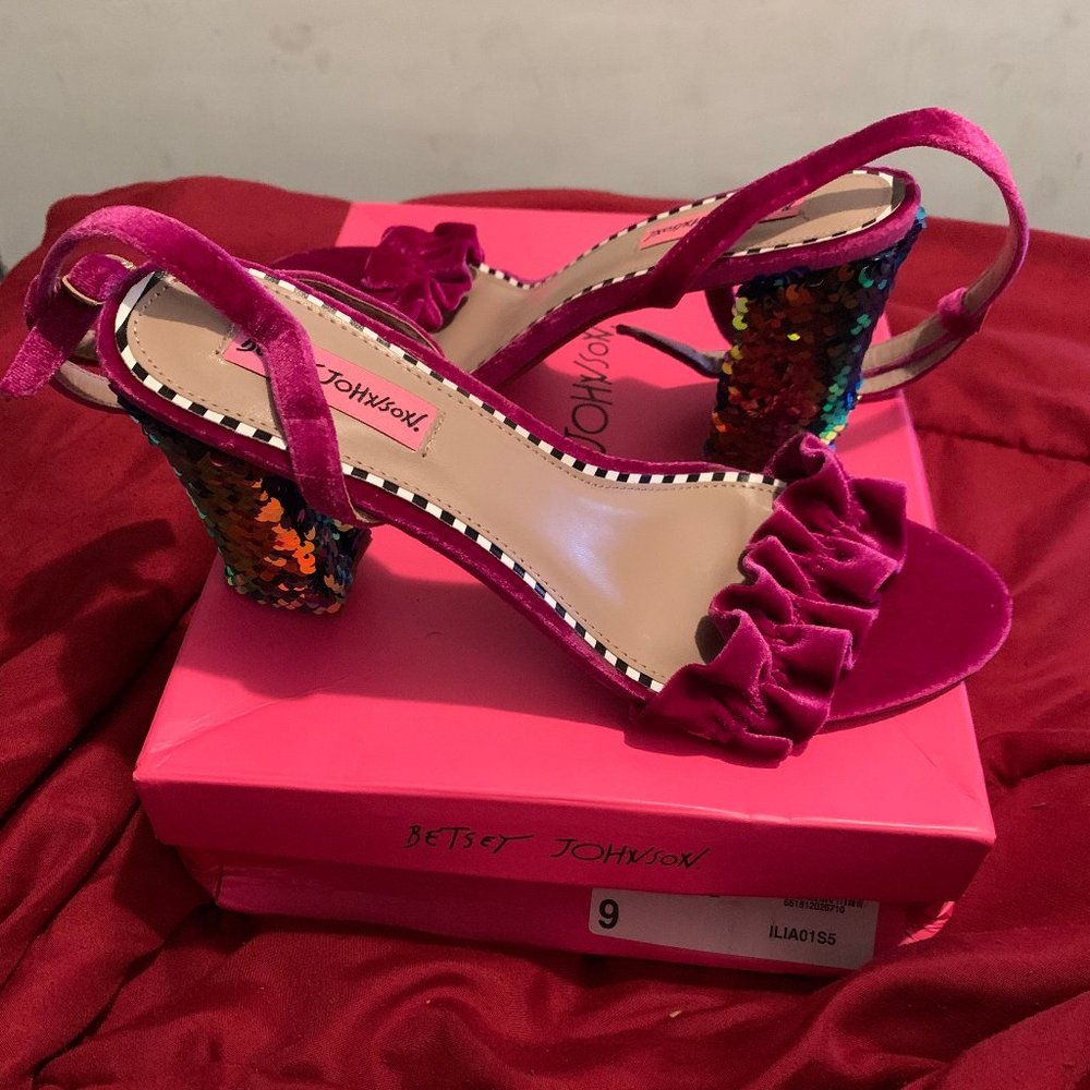 BETSEY JOHNSON SANDAL
